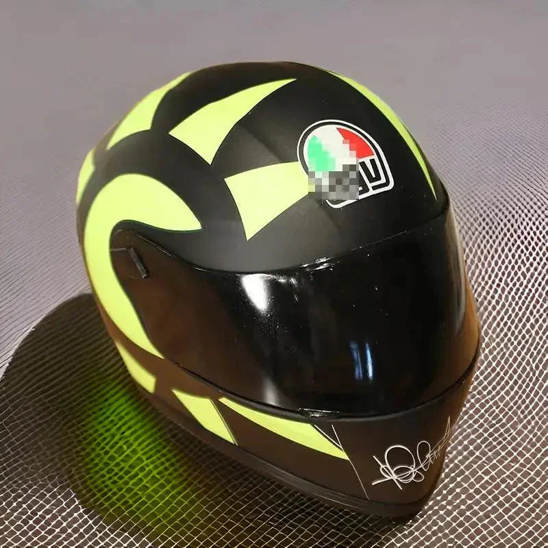 Casque de protection pour chiens et chats - Design vert et noir pour des balades en moto en toute sécurité