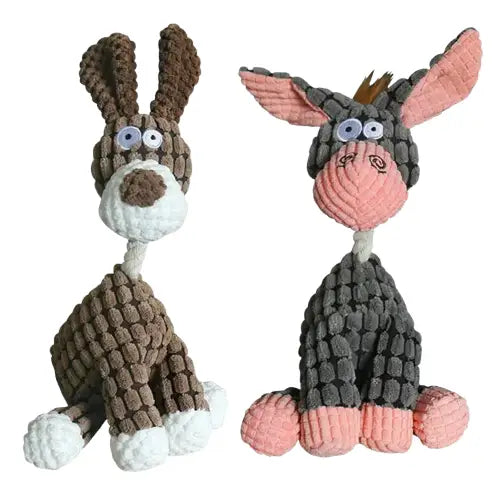 Trois animaux en peluche forme dânes jouet avec couineurs intégrés assis l’un à côté de l’autre Transparent Background
